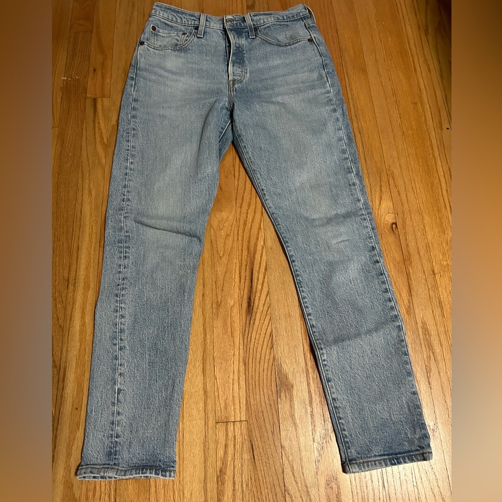 Levi’s 501 skinny jean size W27, L28 Light blue wash. Vintage Red tag